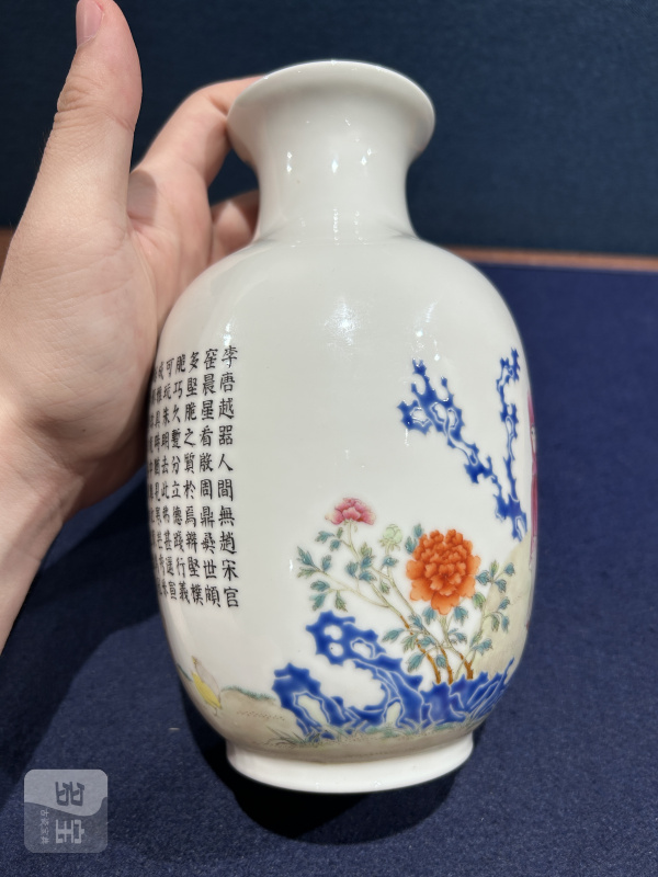 民国 粉彩乾隆鸡缸杯图胆瓶 - 图3
